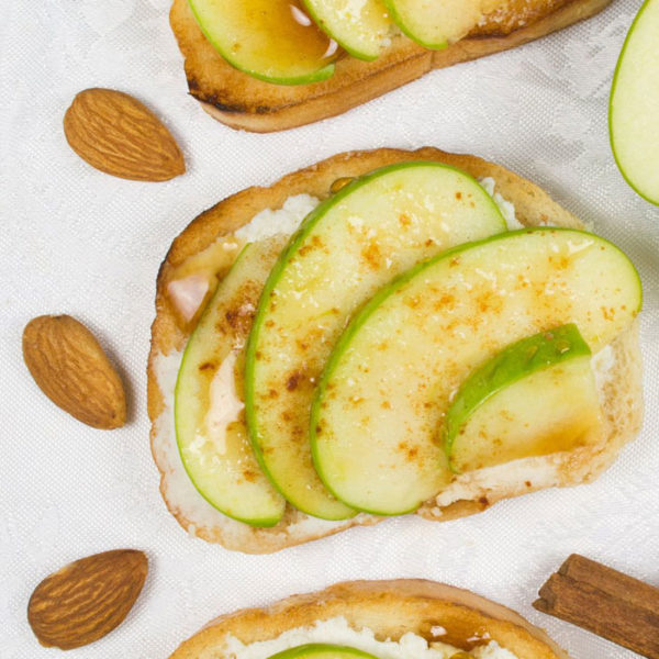 cinnamon apple toast with Noosh Almond Butter cinnamon apple toast with Noosh Almond Butter